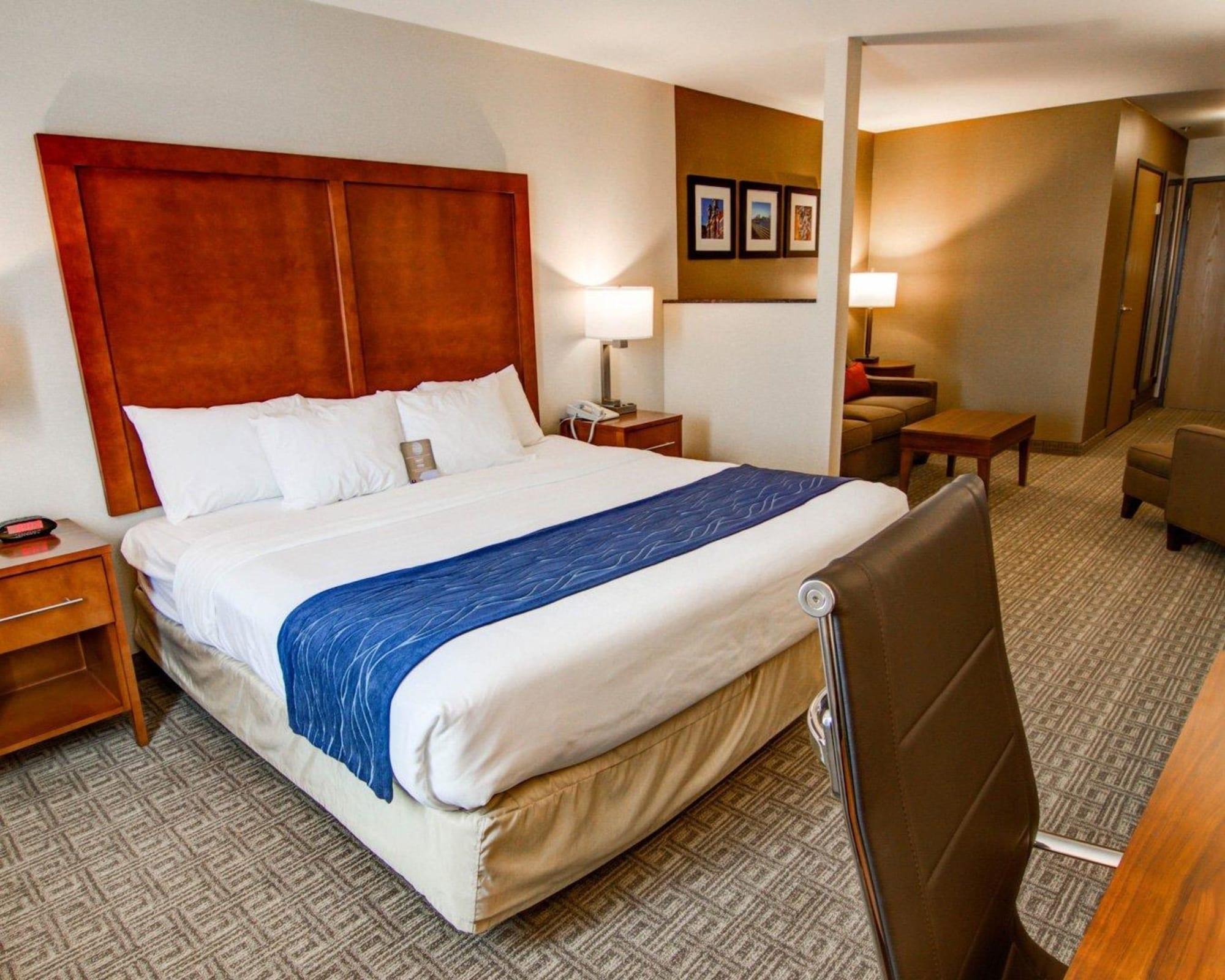 Comfort Inn & Suites Murrieta Temecula Wine Country Exterior photo