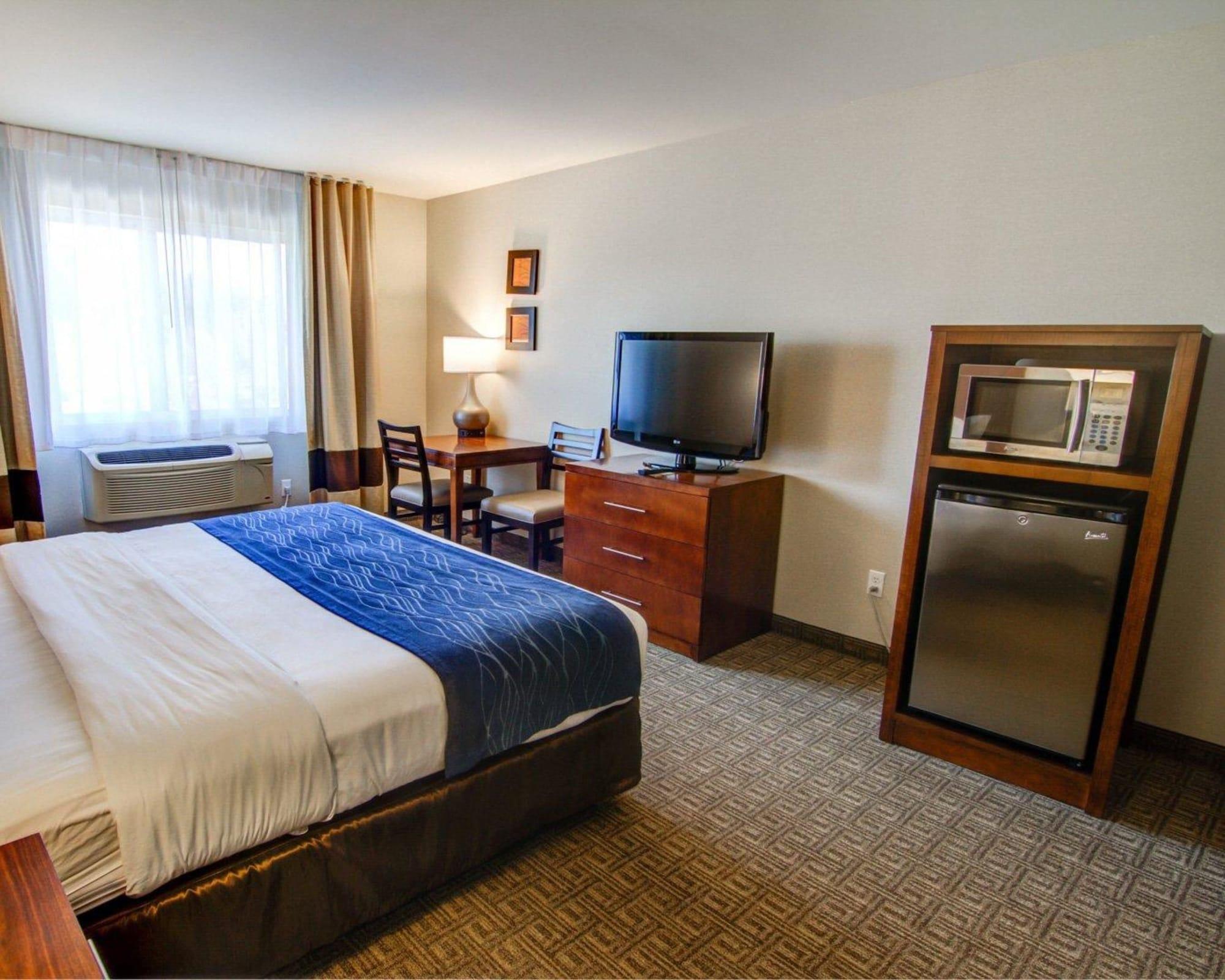 Comfort Inn & Suites Murrieta Temecula Wine Country Exterior photo