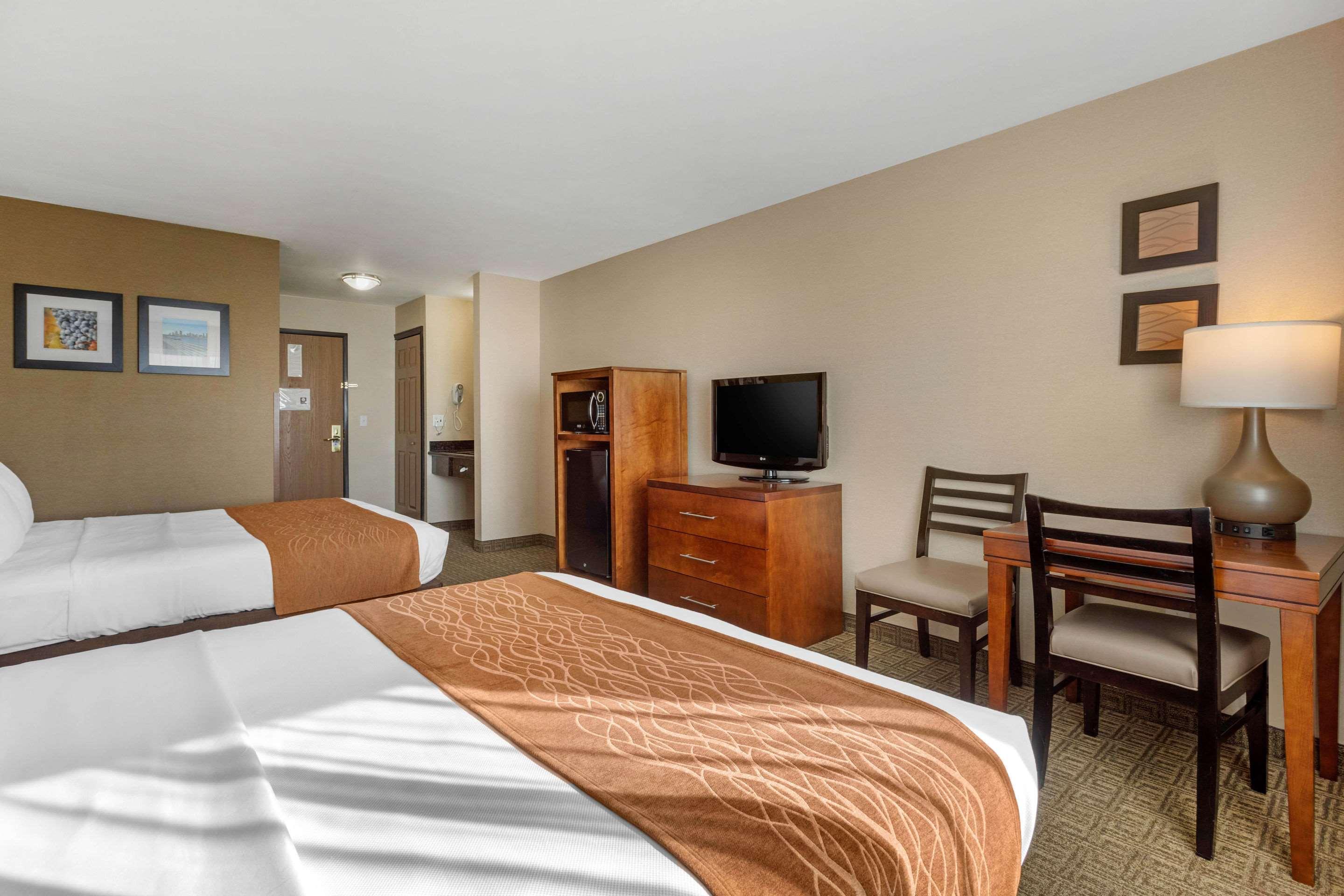 Comfort Inn & Suites Murrieta Temecula Wine Country Exterior photo