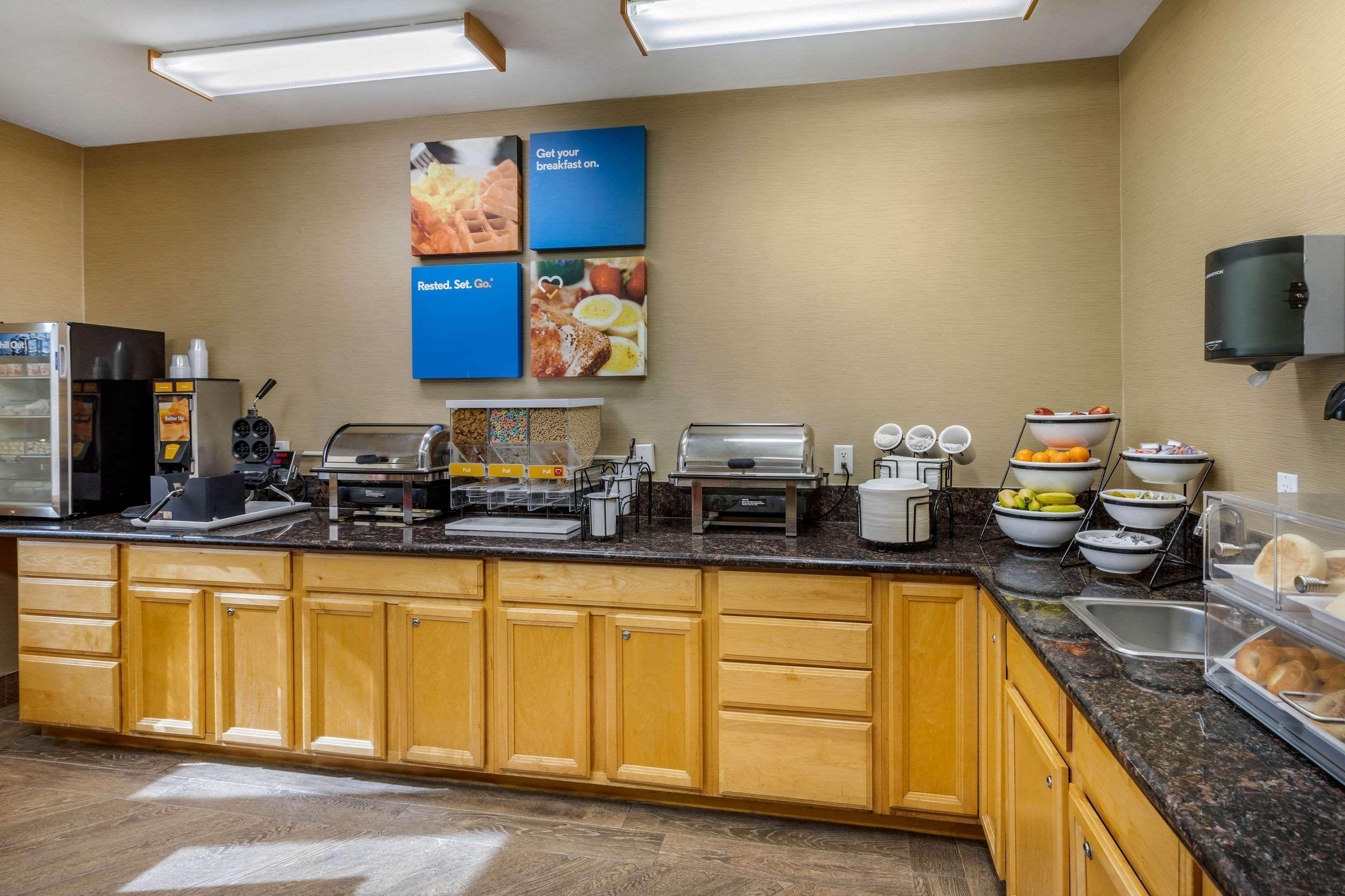 Comfort Inn & Suites Murrieta Temecula Wine Country Exterior photo