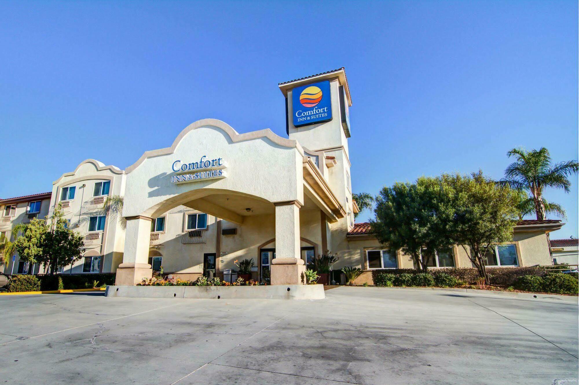 Comfort Inn & Suites Murrieta Temecula Wine Country Exterior photo