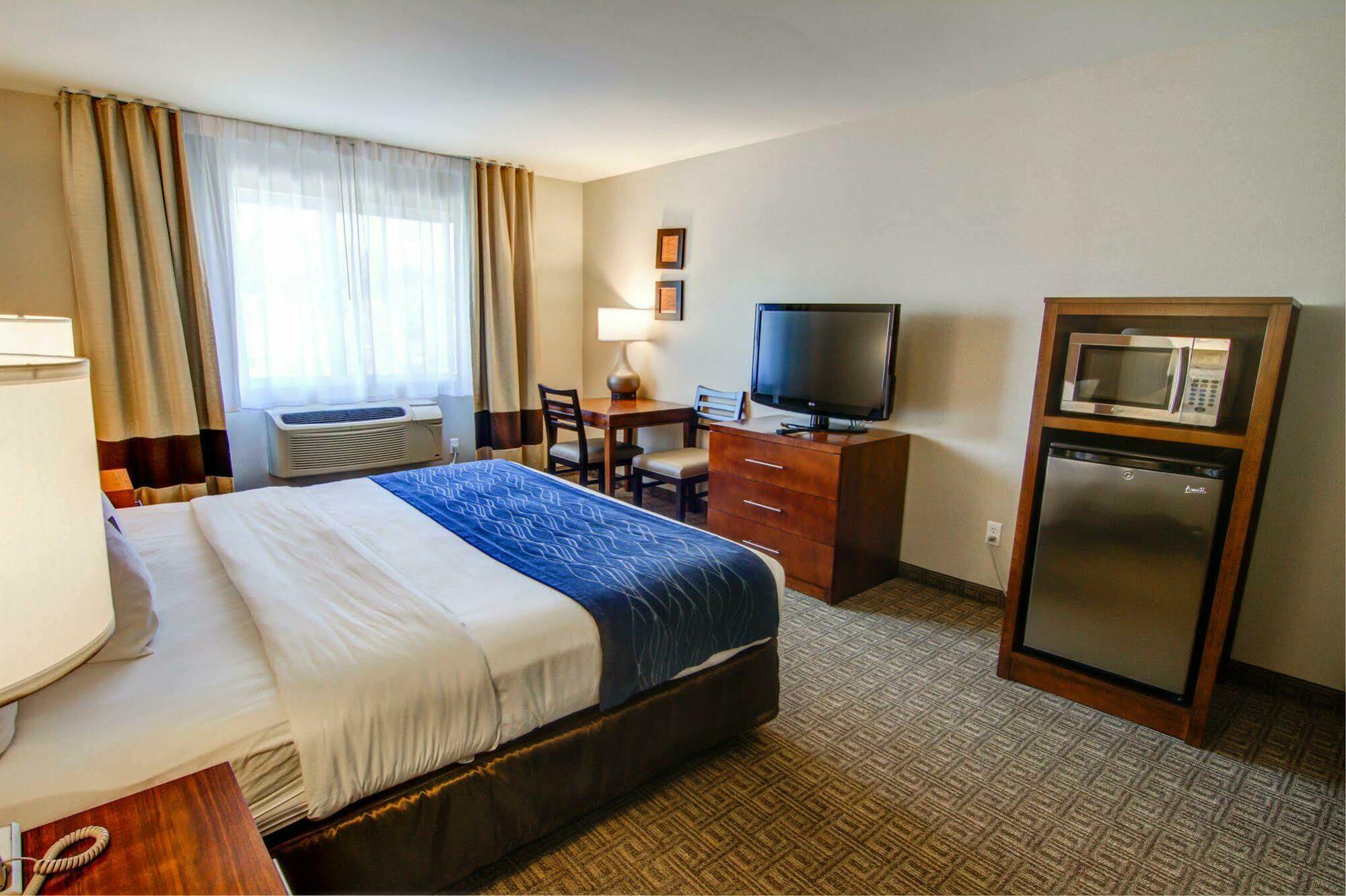 Comfort Inn & Suites Murrieta Temecula Wine Country Exterior photo